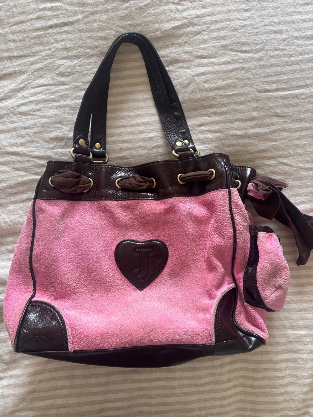 Vintage RARE Juicy Couture Pink Shoulder Bag with Dark Brown Trim and Charm - Picture 3 of 12